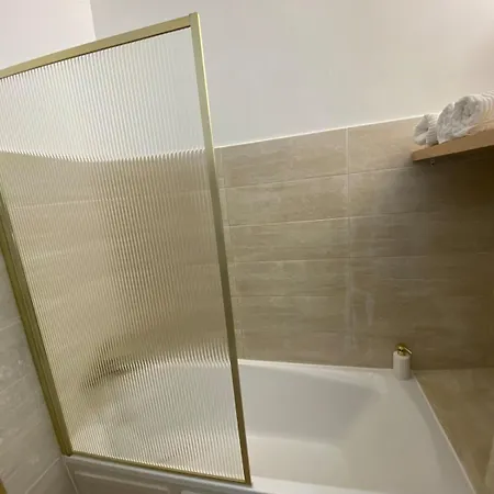 Apartmán Climatise 3 Minutes Mer, Parking, Central, Terrasse, Cosy
