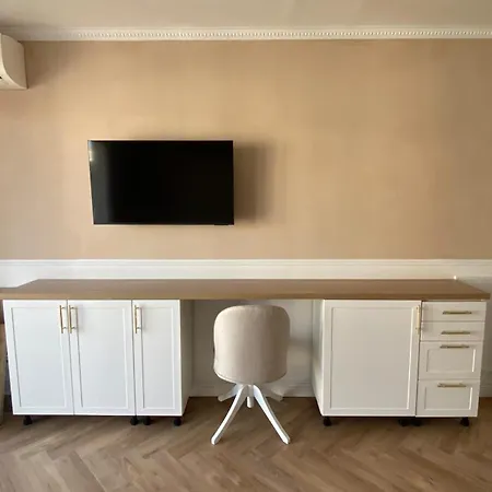 Climatise 3 Minutes Mer, Parking, Central, Terrasse, Cosy * Cagnes-sur-Mer
